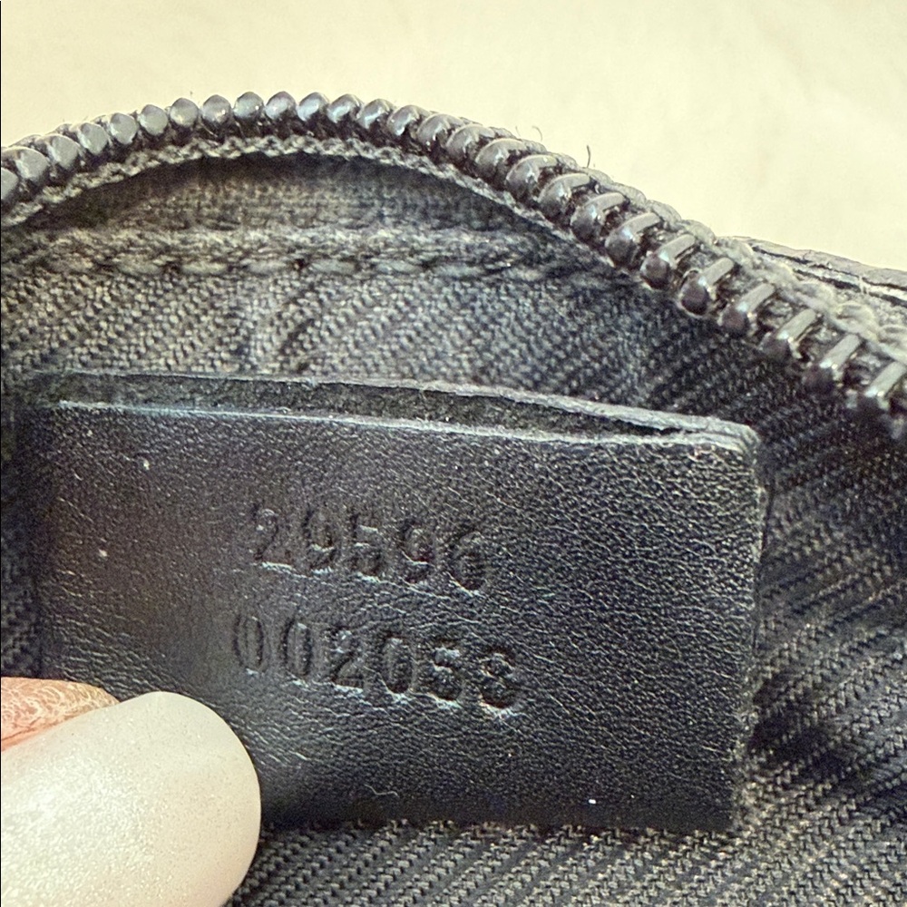 Gucci Black Embossed leather Toiletry Bag - Picture 12 of 13